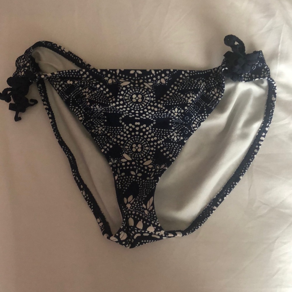 Bikini bottoms